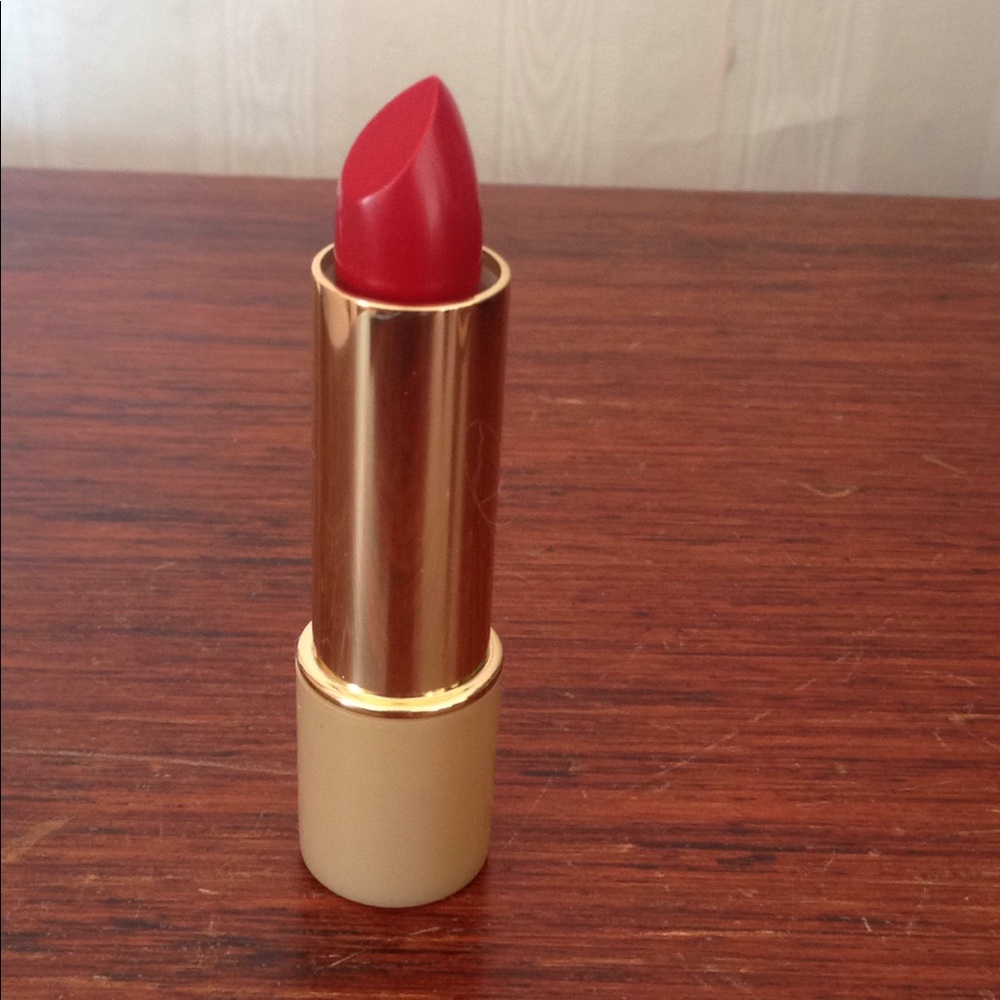 New! Elizabeth Arden lipstick-Plump Perfect.